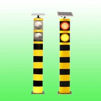 匝道太陽(yáng)能警示柱 路口頻閃警示柱交通設(shè)施廠家